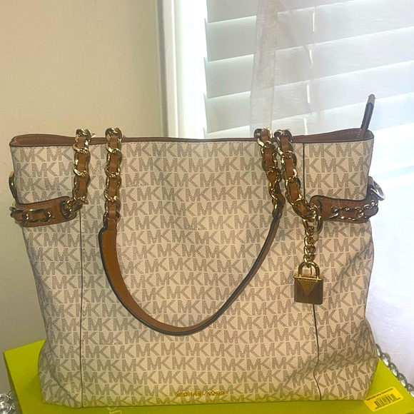 Women’s 🤎bag 💼🤍 - Picture 5 of 9